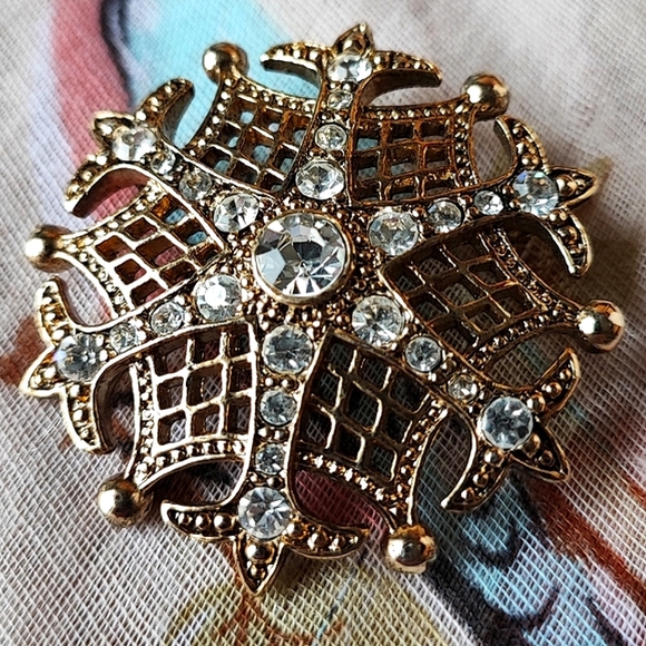 Monet Heavy Electroplate Signed Snowflake Unisex Vintage Rhinestone Brooch Pin - Picture 3 of 11